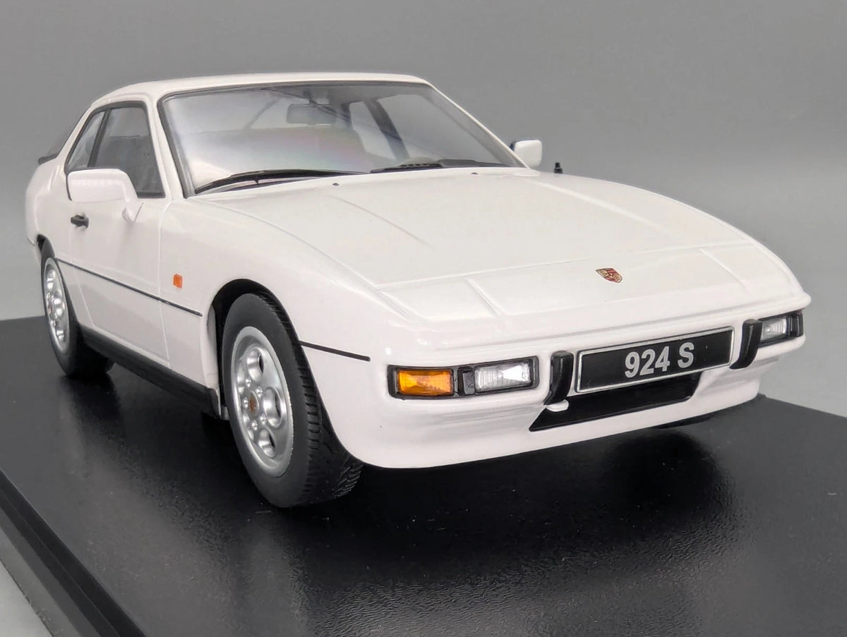Modellautos 1:18 KK-Scale Porsche 924 S 1986 Weiß mit OVP