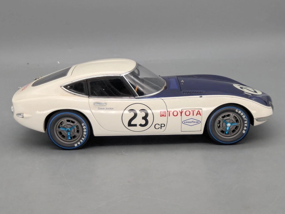 Modellautos 1:18 AUTOart Millenium 86815 Toyota 2000 GT SCCA 1968 #1 mit OVP