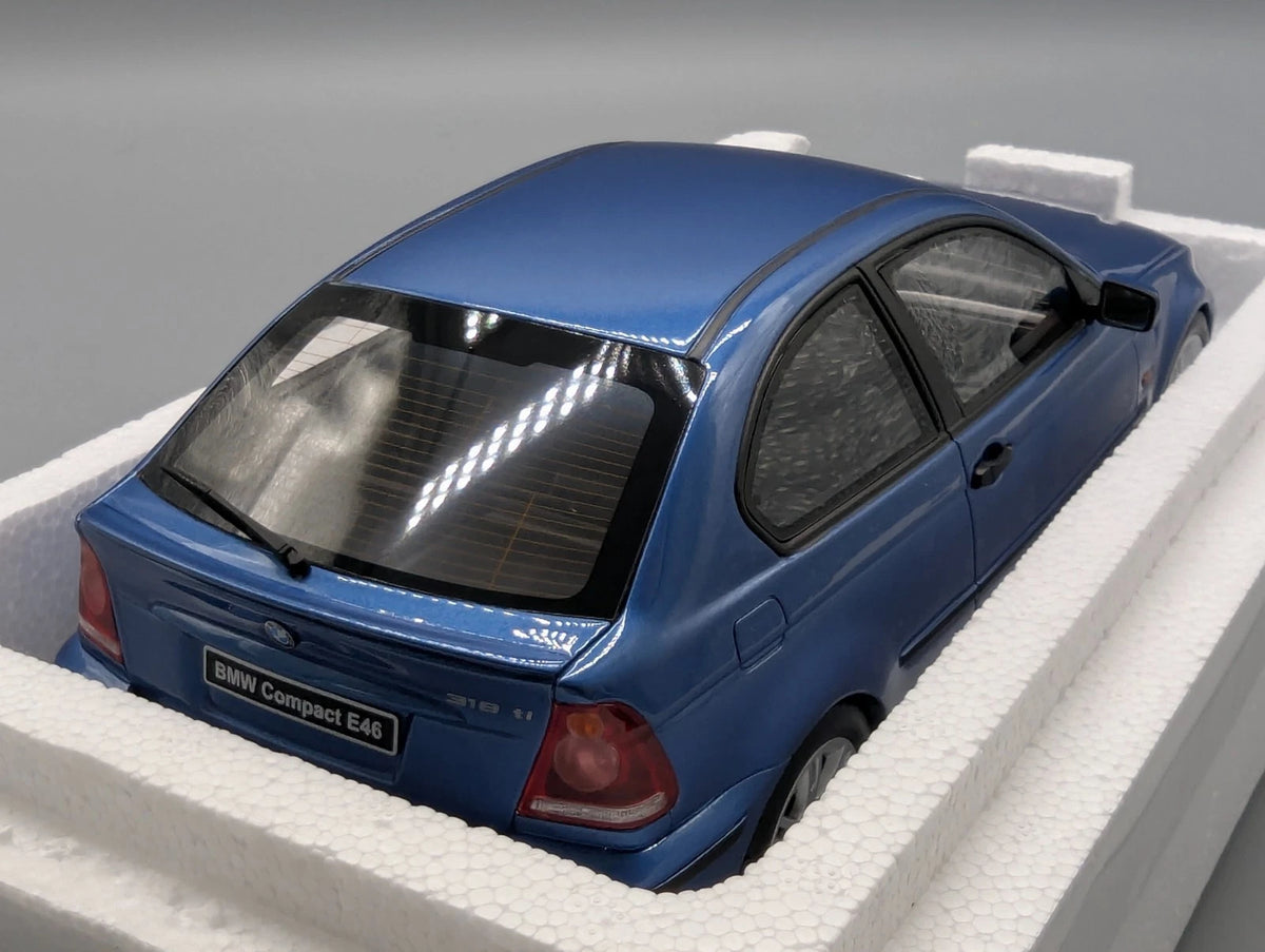 Modellautos 1:18 Otto Mobile OT462 BMW Compact E46 318 ti Blau mit OVP