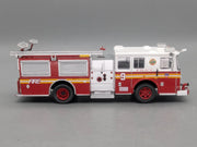 Modellautos 1:43 vermtl. Ixo Seagrave Marauder II Feuerwehr New York in Vitrine