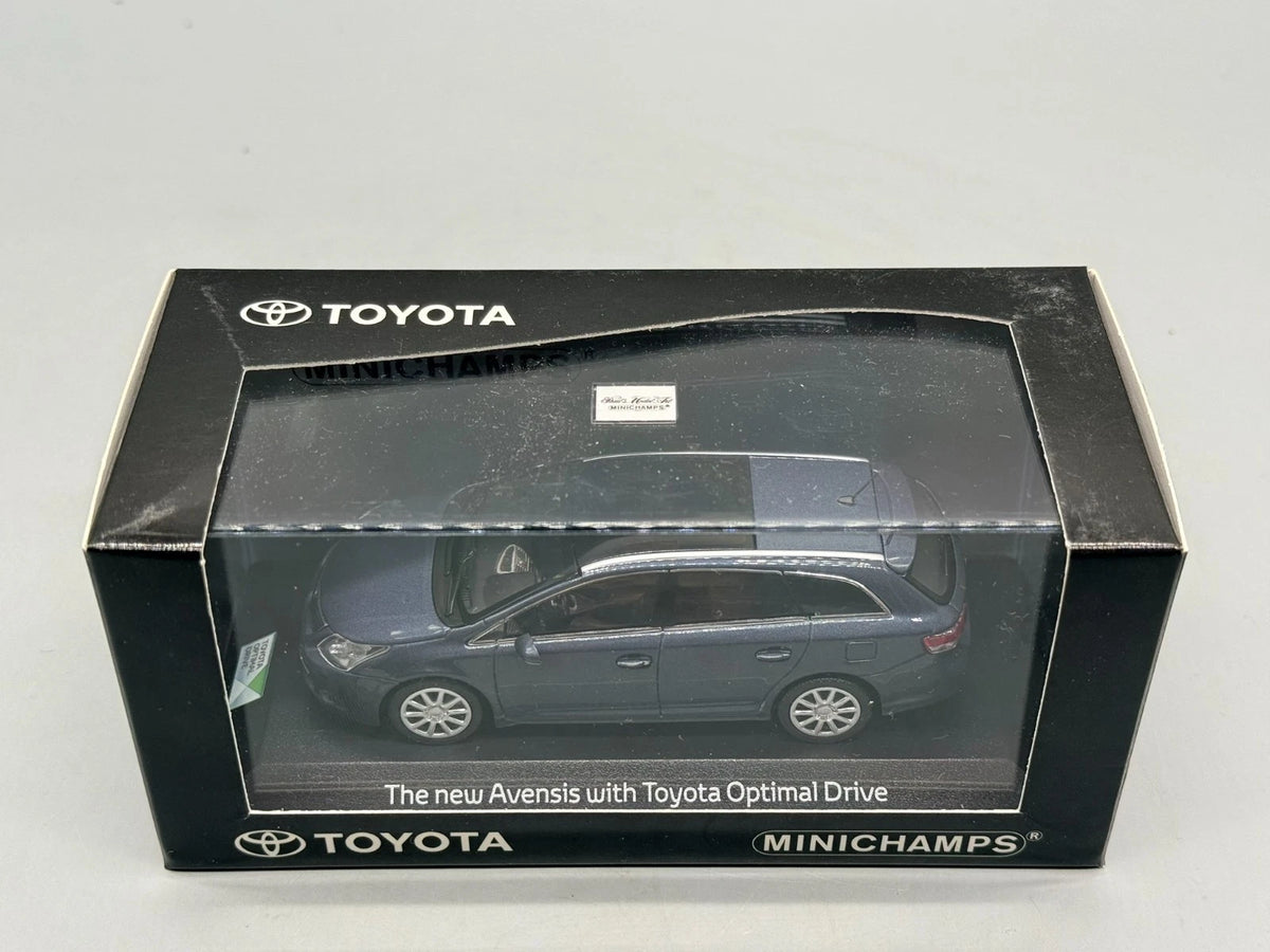Modellautos 1:43 Minichamps Toyota Aventis mit OVP