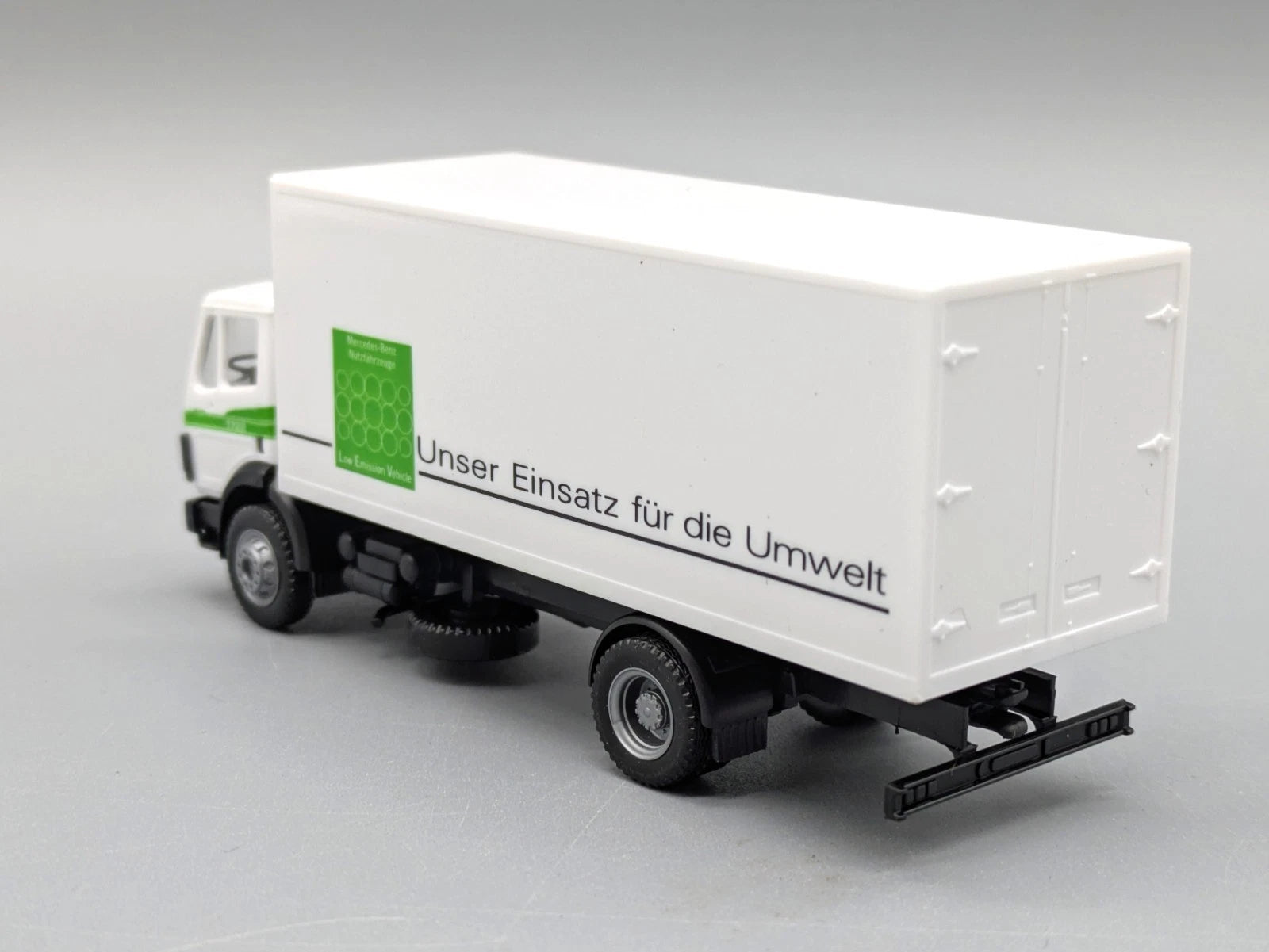 Lkw Modell 1:87 Herpa Mercedes-Benz Low Emission Vehicle Werbemodell mit OVP
