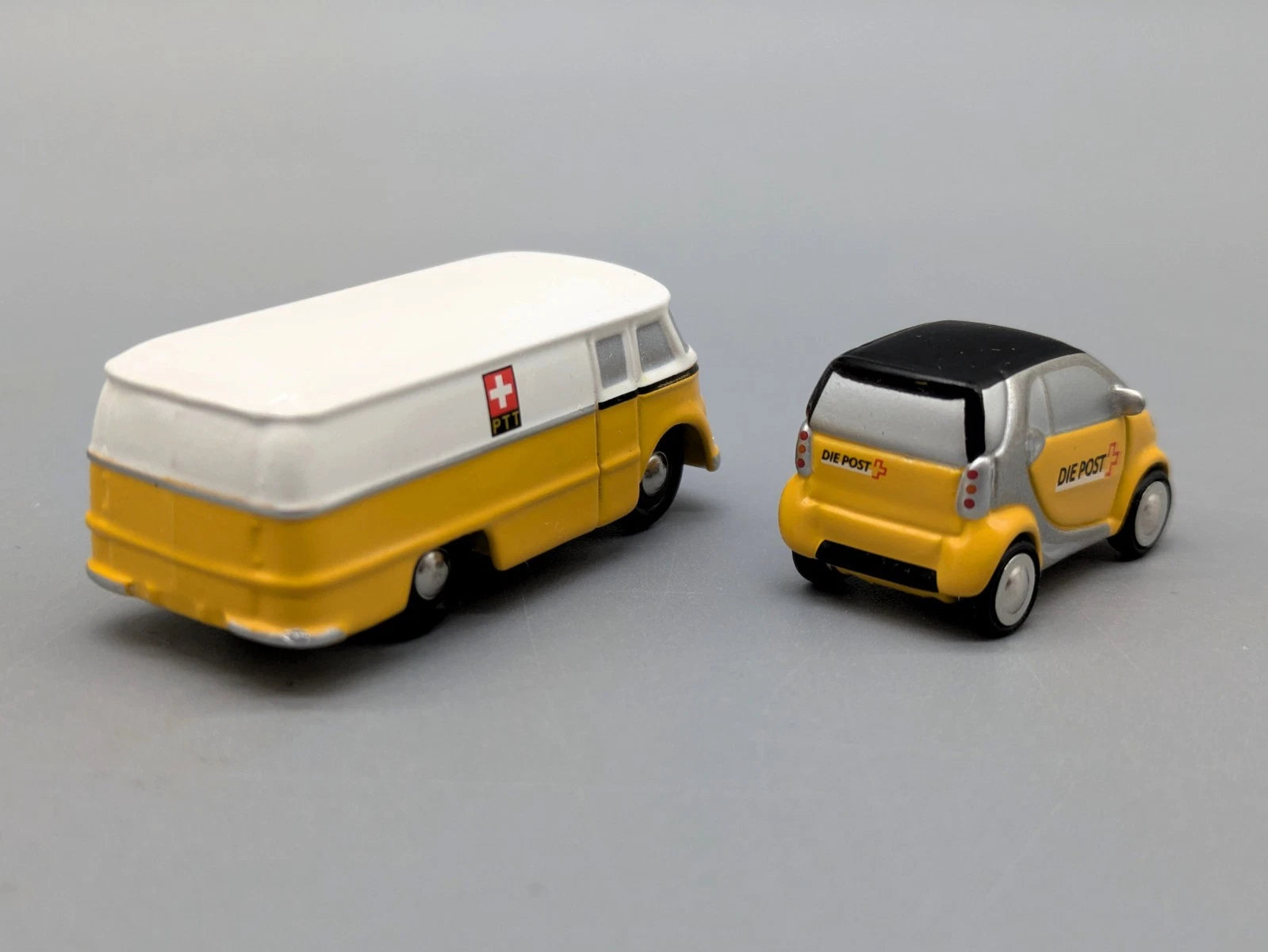 Modellautos 1:90 Schuco Piccolo Set "PTT" mit Mercedes-Benz L319 und Smart OVP