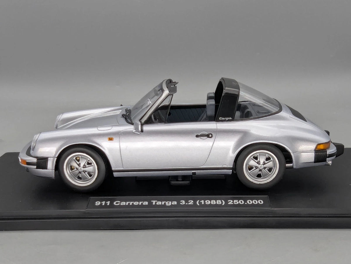 Modellautos 1:18 KK-Scale Porsche 911 Carrera Targa 3.2 1988 Silber mit OVP