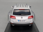 Modellautos 1:43 Minichamps Volkswagen VW Touareg Silber Metallic mit Dealer OVP