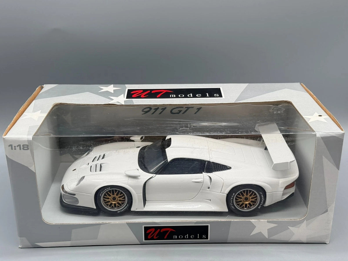 Modellautos 1:18 UT Models Porsche 911 GT1 Weiß mit OVP