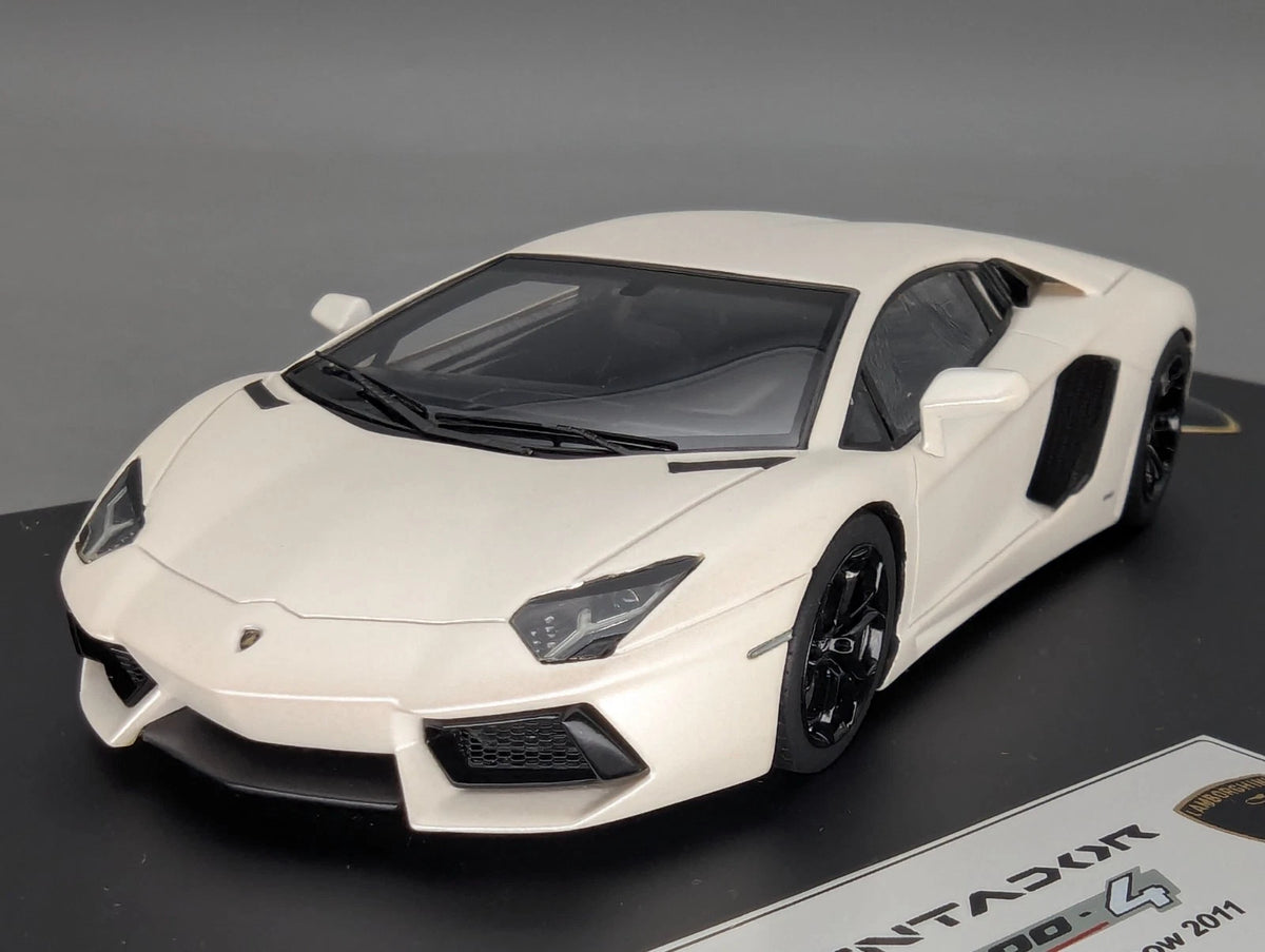 Eidolon Make Up 1:43 Lamborghini Aventador LP700-4 2011 Engine Set Matt Weiß OVP