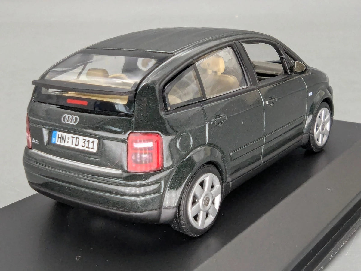 Modellautos 1:43 Minichamps Audi A2 Grau Metallic mit Dealer OVP