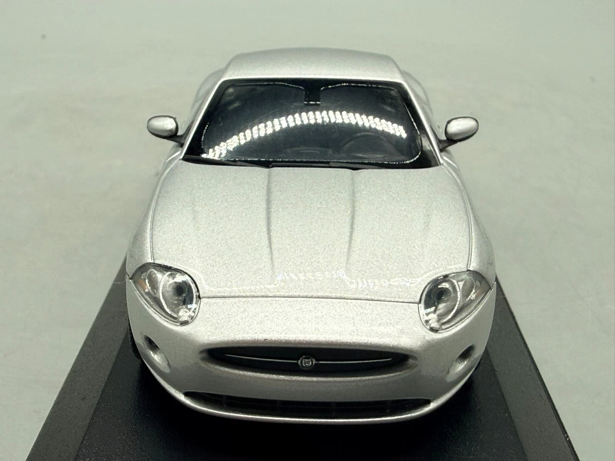 Modellautos 1:43 Minichamps Jaguar XK Coupe mit OVP