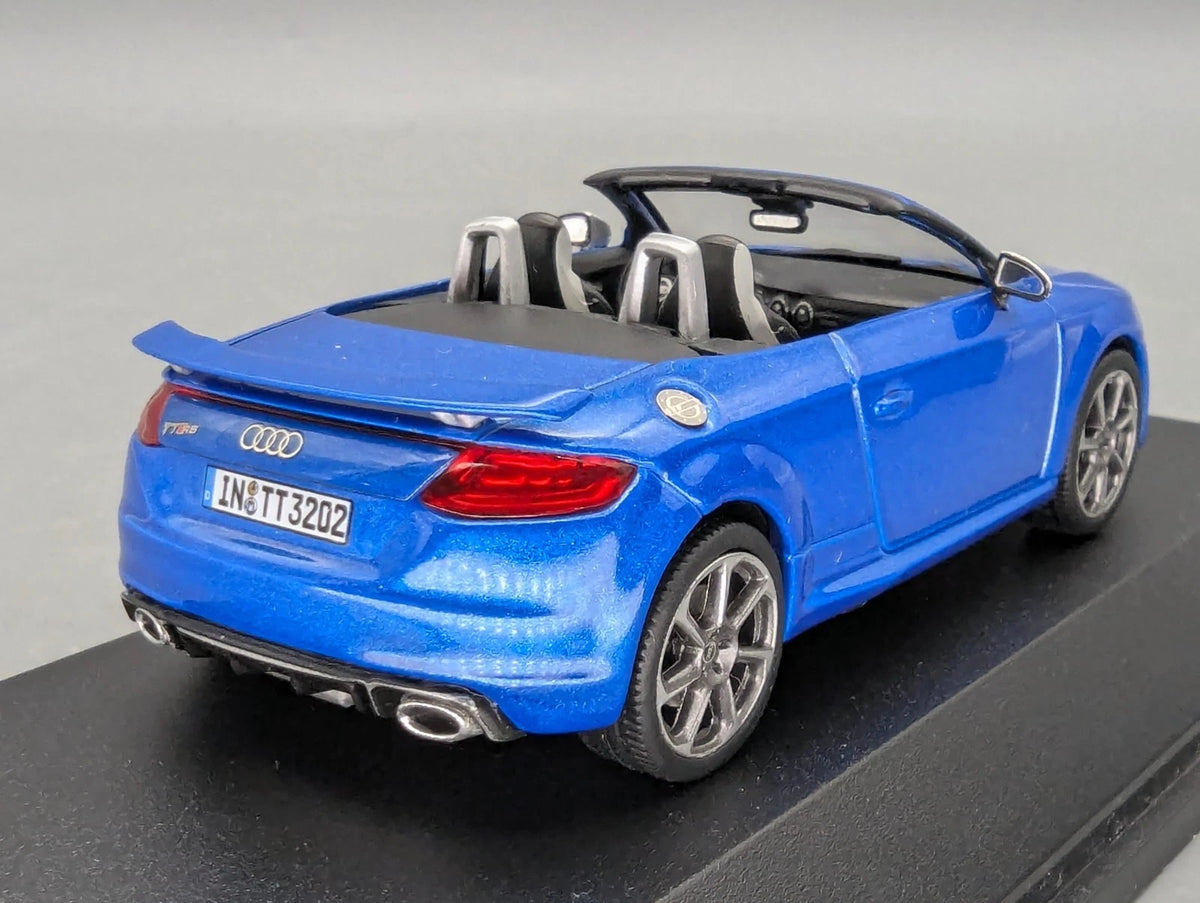 Modellautos 1:43 iScale Audi TT RS Roadster Ara Blau Metallic mit Dealer OVP