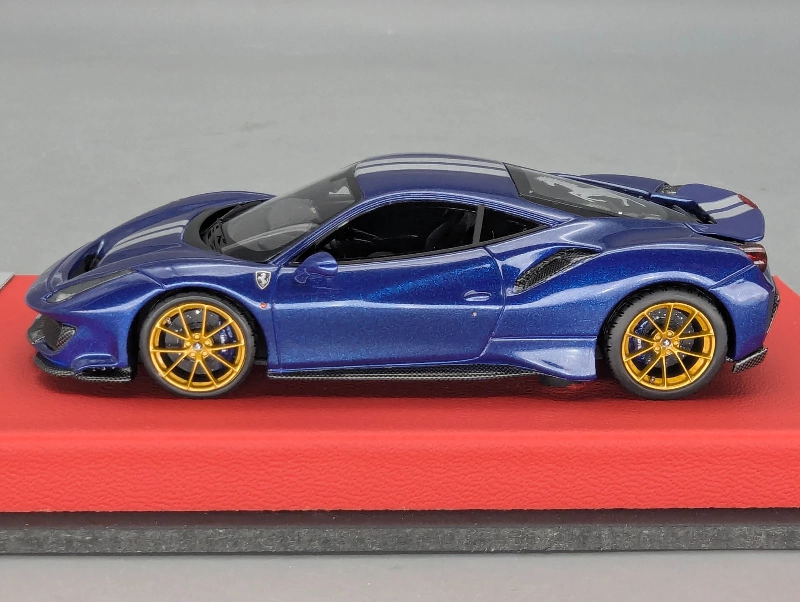 Modellautos 1:43 BBR Concept43 Ferrari 488 Pista LHD Garage Leirer CH 01/20 OVP