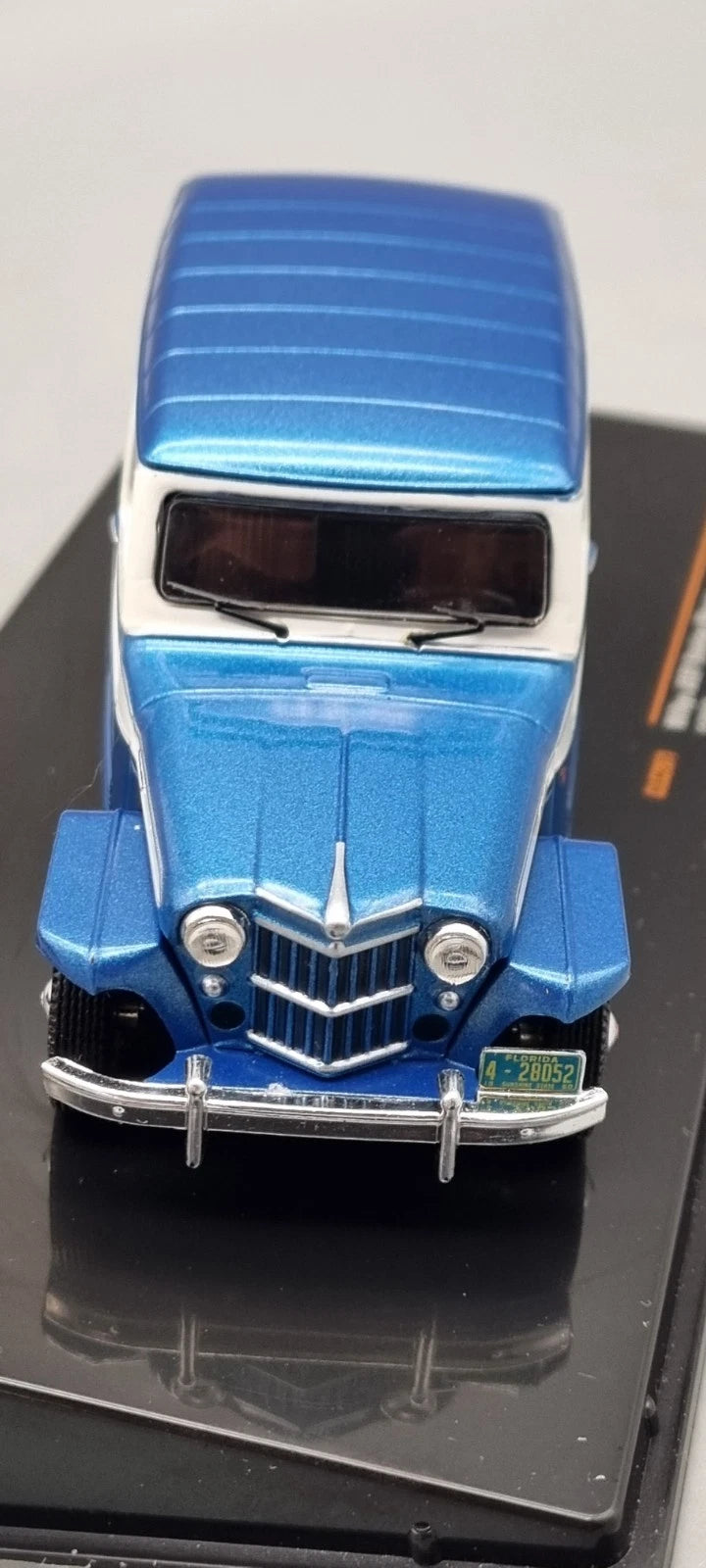Modellautos 1:43 IXO CLC261 Willys Jeep Station Wagon 1960 OVP