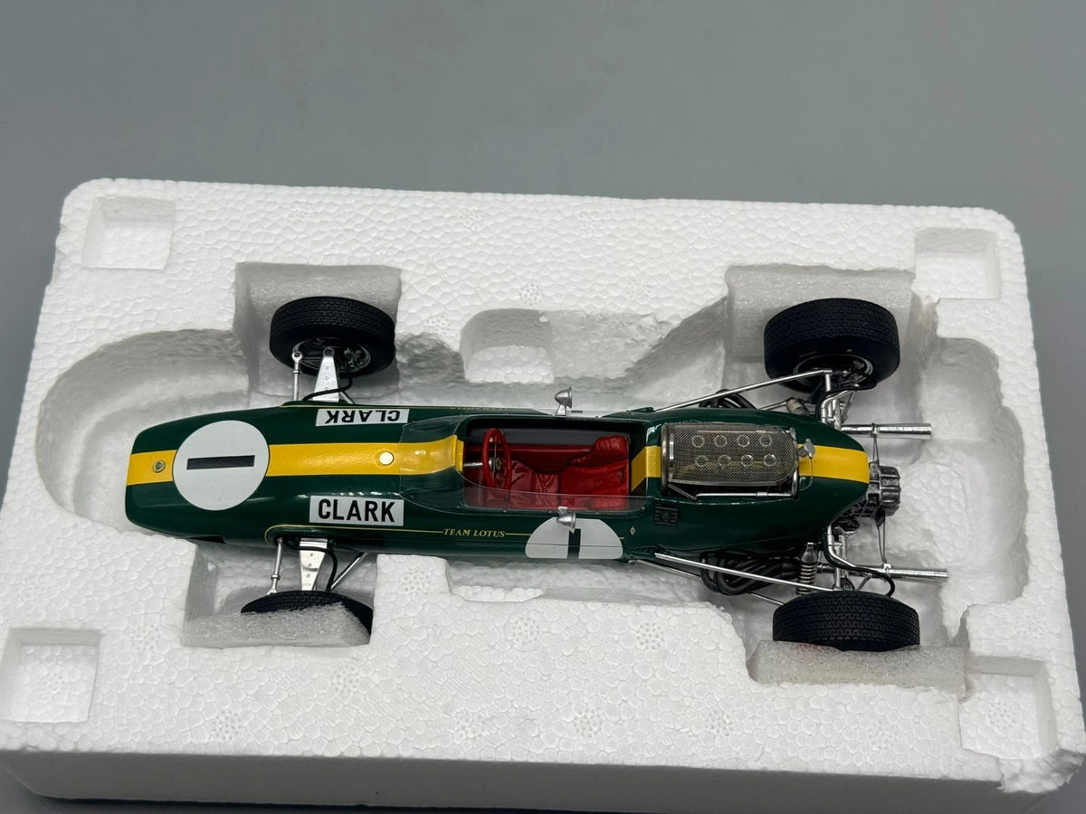 Modellautos 1:18 Spark Lotus 33, #1 Winner German GP 1965 OVP