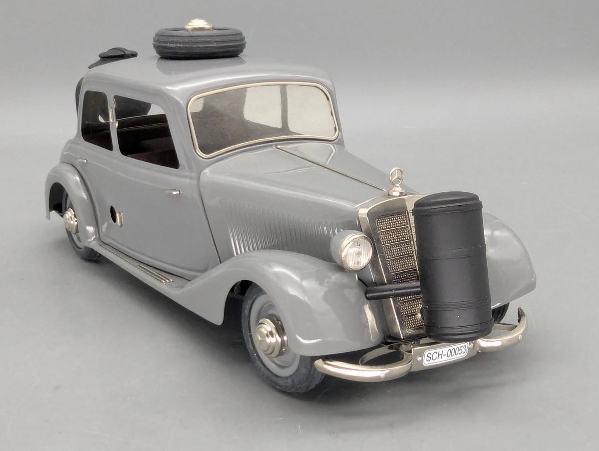 Modellautos 1:18 Schuco Mercedes Benz 170V Limousine mit Holzvergaser OVP