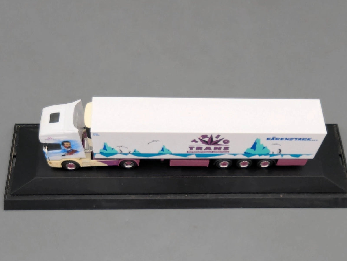 Lkw Modell 1:87 Herpa Scania Kühlkoffersattelzug Trio Trans mit Vitrine