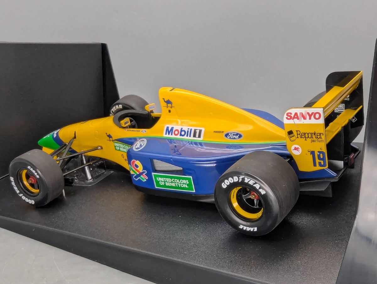 Modellautos 1:18 Minichamps Benetton Ford B191B Early 1992 #19 M. Schumacher OVP