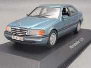 Modellautos 1:43 Minichamps Mercedes Benz C220 Hellblau Metallic mit Dealer OVP