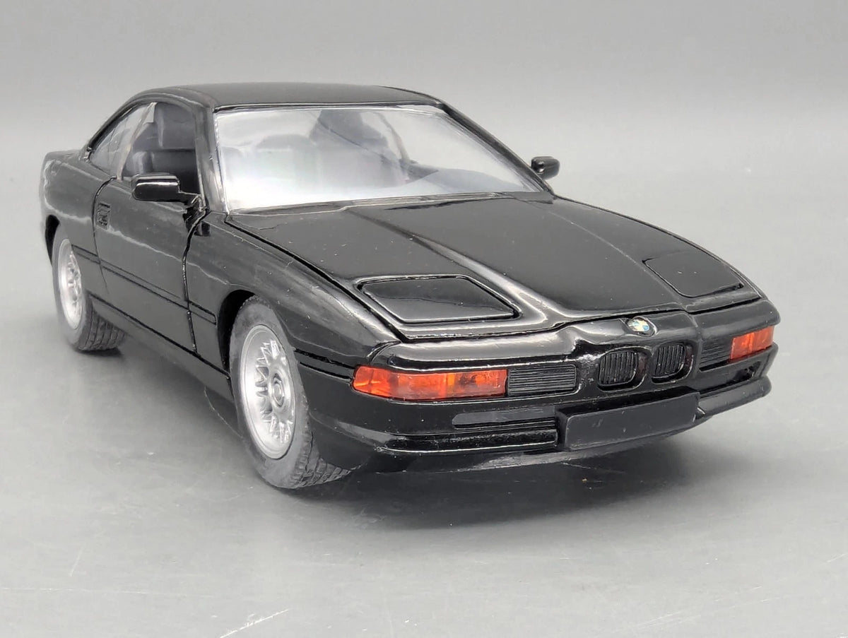 Modellautos 1:24 Schabak BMW 850i Schwarz mit OVP