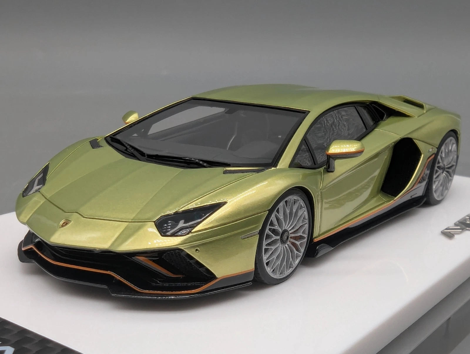 Eidolon Make Up 1:43 Lamborghini Aventador LP780-4 Ultimae 2021 Grün 03/60 OVP