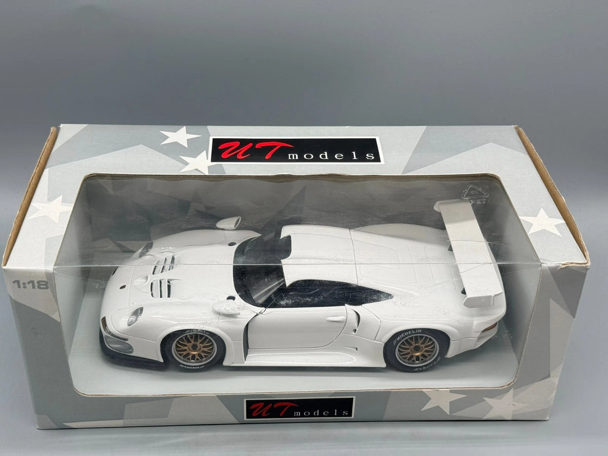 Modellautos 1:18 UT Models Porsche 911 GT1 mit OVP