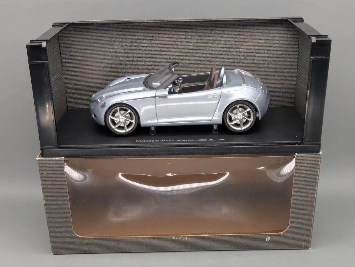 Modellautos 1:18 Gate Mercedes-Benz Vision SLA Hellblau Metallic mit Dealer OVP