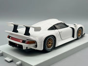 Modellautos 1:18 UT Models Porsche 911 GT1 mit OVP