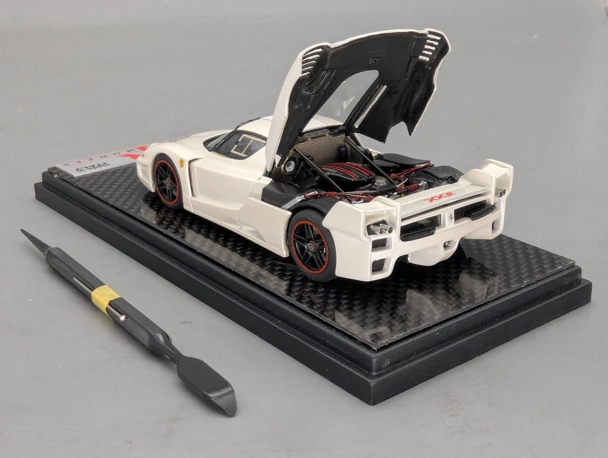 Modellautos 1:43 MR Ferrari FXX mit Open Engine Funktion mit OVP