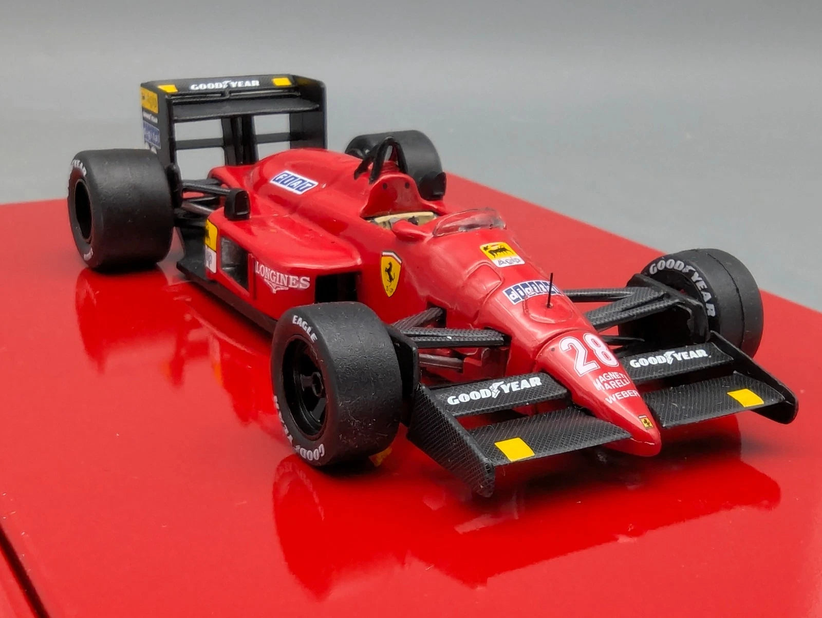 Modellautos 1:43 Ixo Ferrari F1 SF12/87 1987 #28 G Berger Blech-Sammler OVP