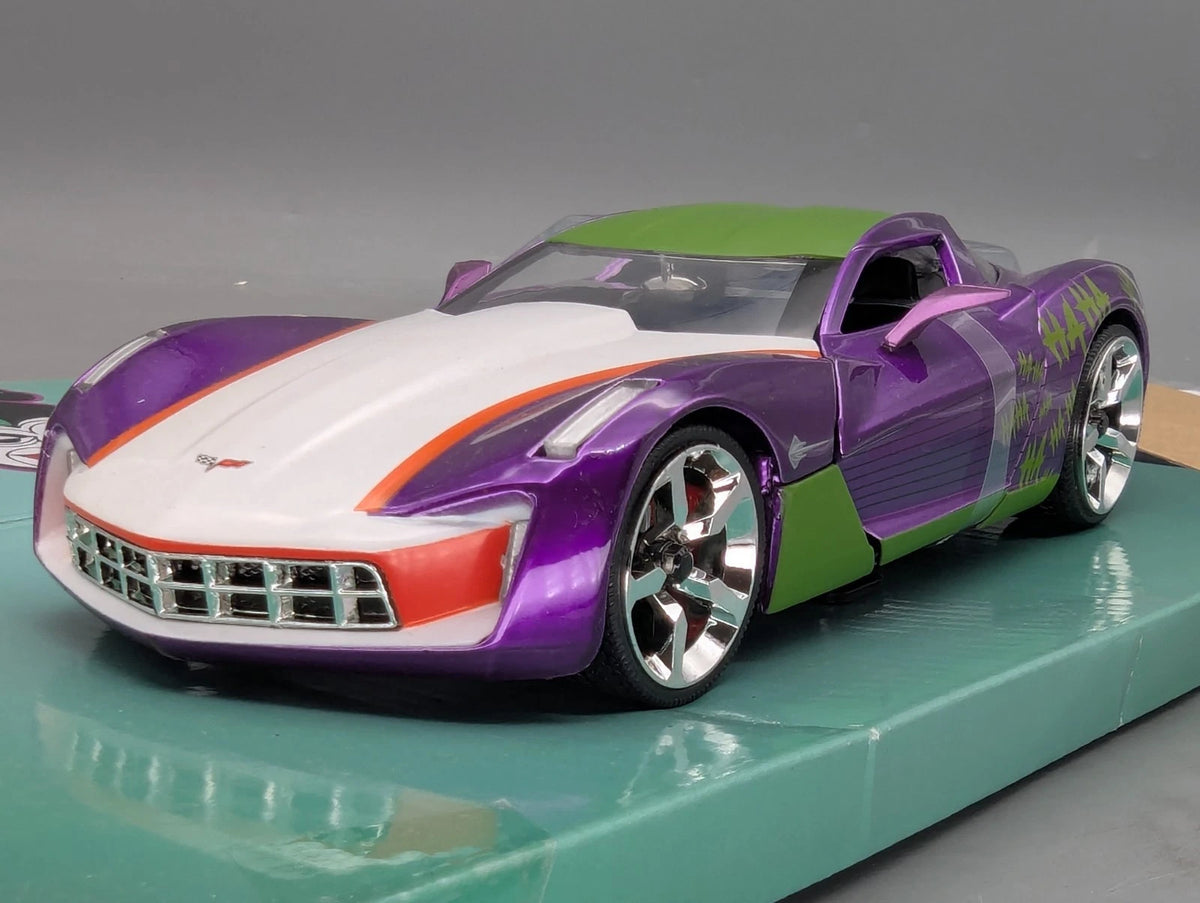 Modellautos 1:24 Jada 2009 Chevrolet Chevy Corvette Stingray "Joker's Car" OVP