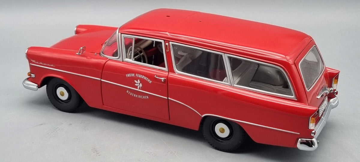 Modellautos 1:18 Minichamps 180 043291 Opel Rekord P1 Caravan Feuerwehr OVP