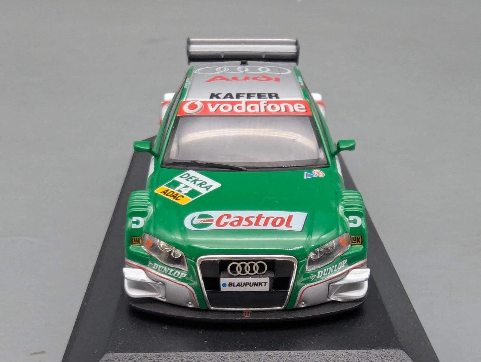 Modellautos 1:43 Minichamps Audi A4 DTM 2004 Kaffer #14 mit OVP
