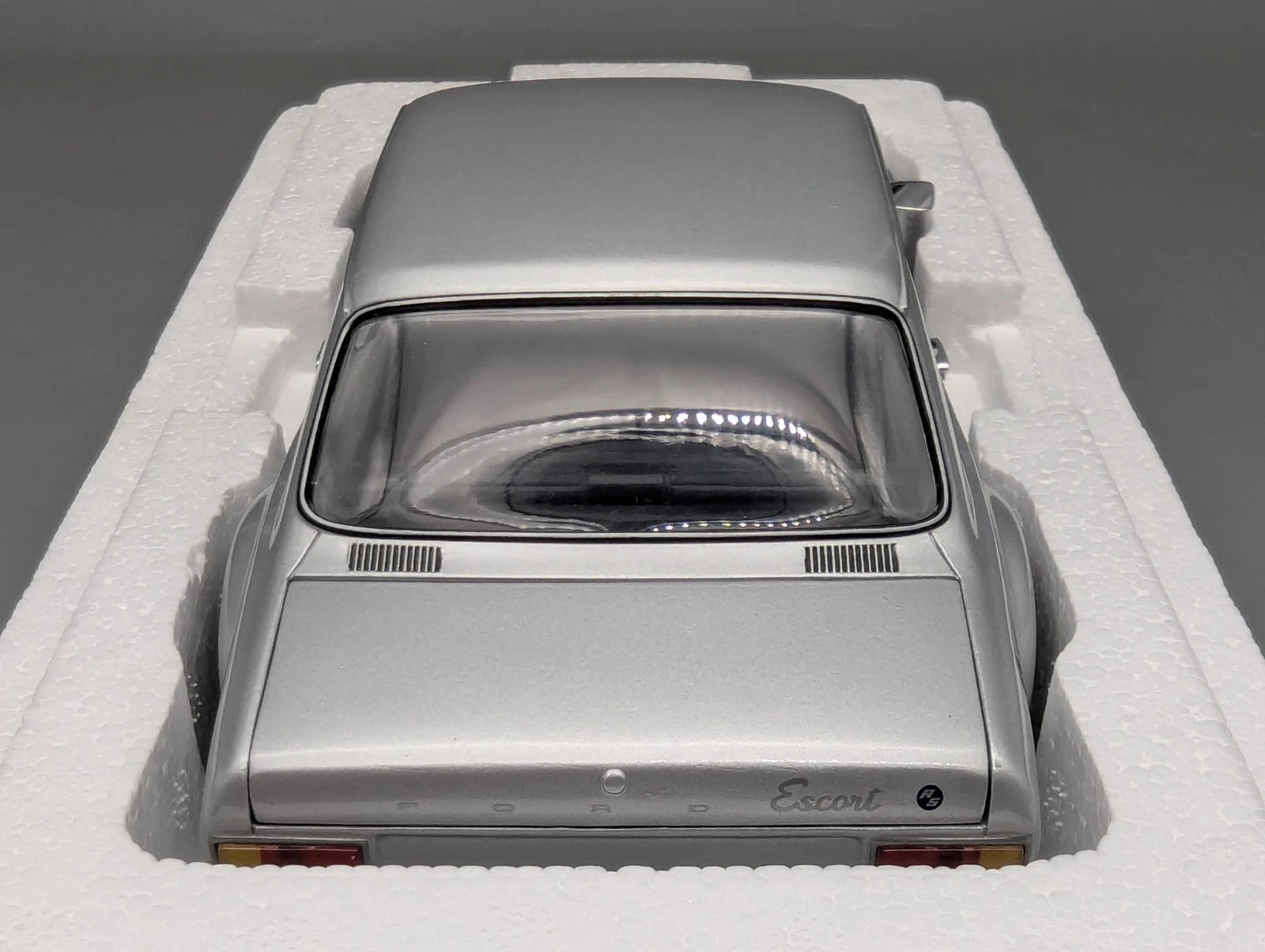 Modellautos 1:18 Minichamps Ford Escort I RS 1600 AVO 1970 Rechtslenker mit OVP