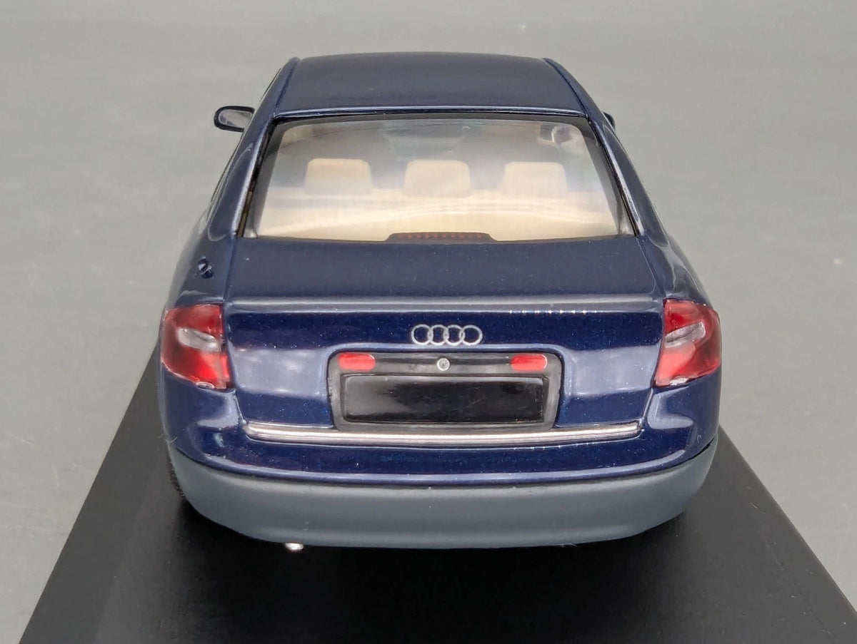 Modellautos 1:43 Minichamps Audi A6 Blau Metallic mit Dealer OVP