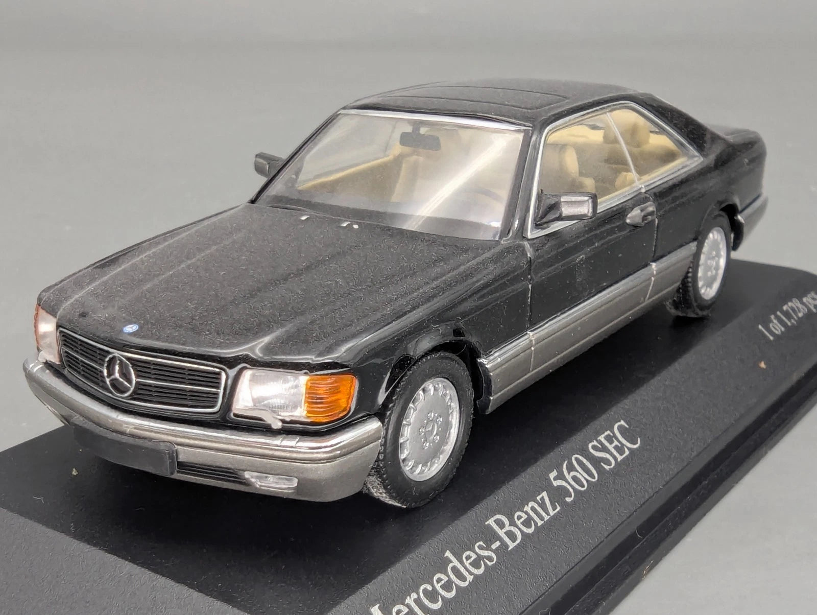 Modellautos 1:43 Minichamps Mercedes Benz 560 SEC 1986 Schwarz mit OVP