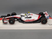 Modellautos 1:18 Minichamps Haas F1 Team VF-22 Bahrain 2022 Mick Schumacher OVP
