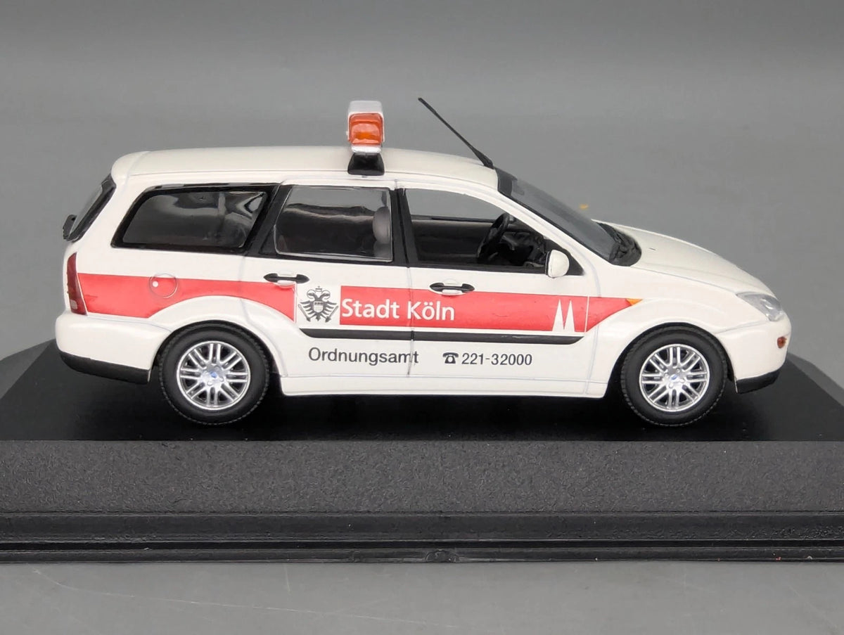 Modellautos 1:43 Minichamps Ford Focus Turnier 1999 Ordnungsamt Stadt Köln OVP