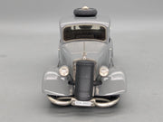Modellautos 1:18 Schuco Mercedes Benz 170V Limousine mit Holzvergaser OVP