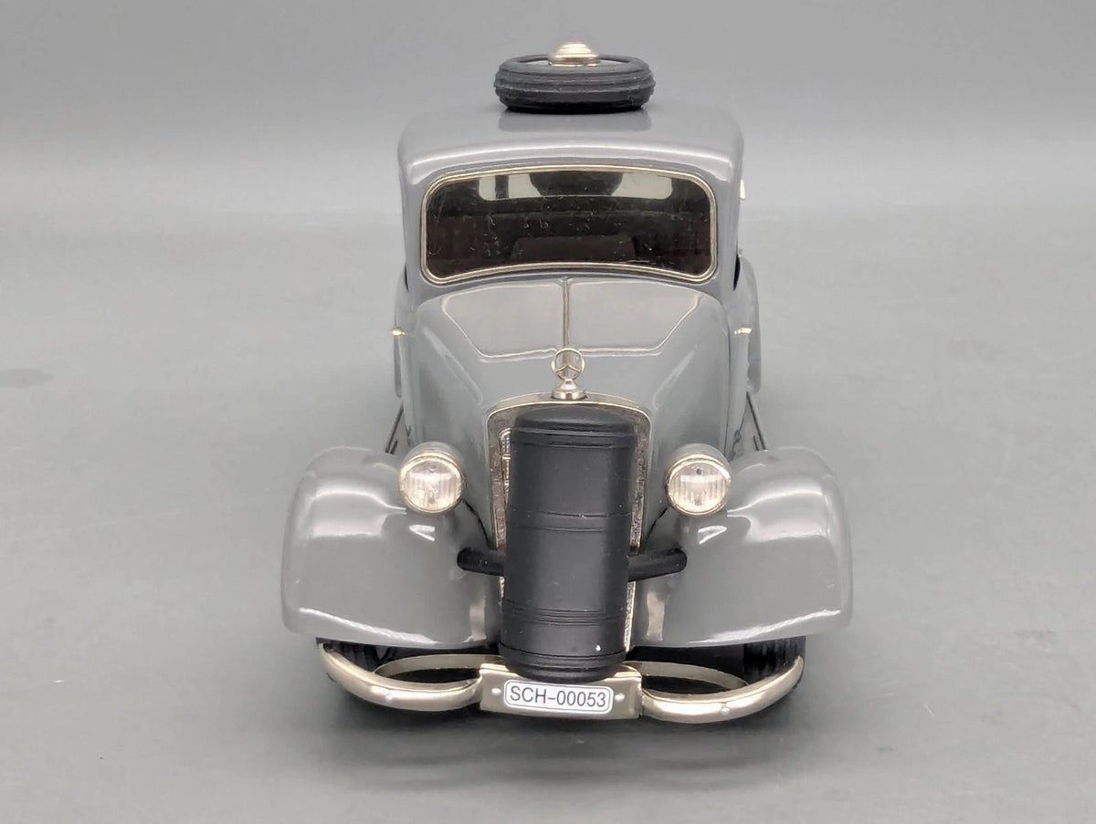 Modellautos 1:18 Schuco Mercedes Benz 170V Limousine mit Holzvergaser OVP