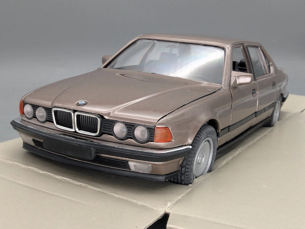 Modellautos 1:24 Schabak 1620 BMW 750iL Hellbraun Metallic mit OVP