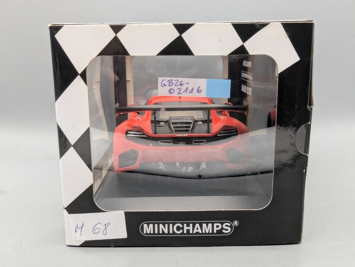 Modellautos 1:18 Minichamps McLaren 12C GT3 Red 2013 mit OVP