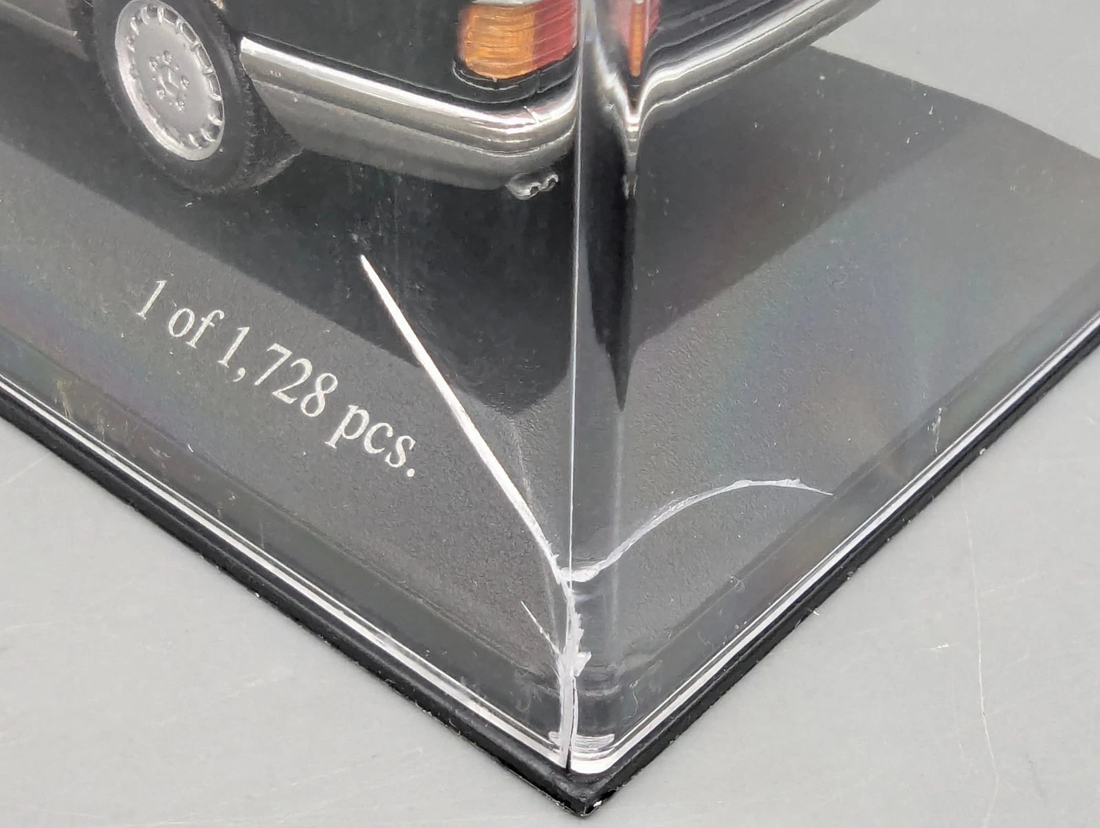 Modellautos 1:43 Minichamps Mercedes Benz 560 SEC 1986 Schwarz mit OVP