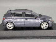 Modellautos 1:43 Minichamps Opel Astra Blau Grau Metallic mit Dealer OVP