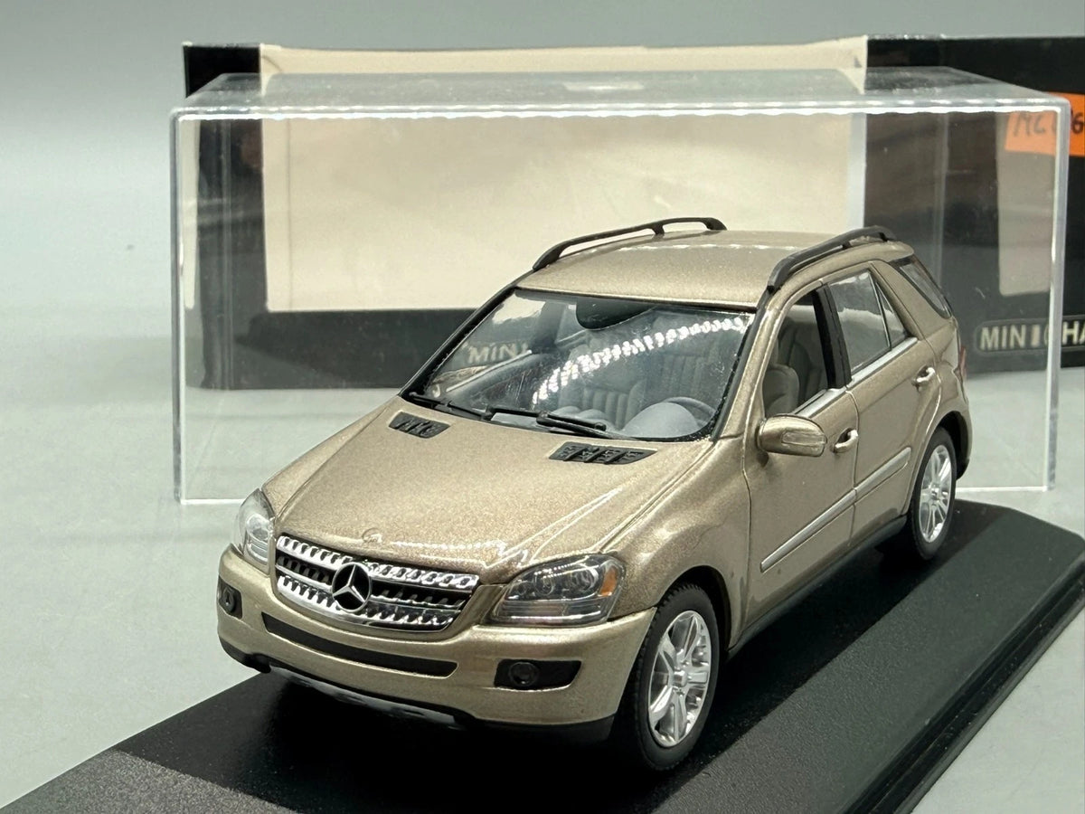 Modellautos 1:43 Minichamps  Mercedes-Benz M-Klasse mit OVP