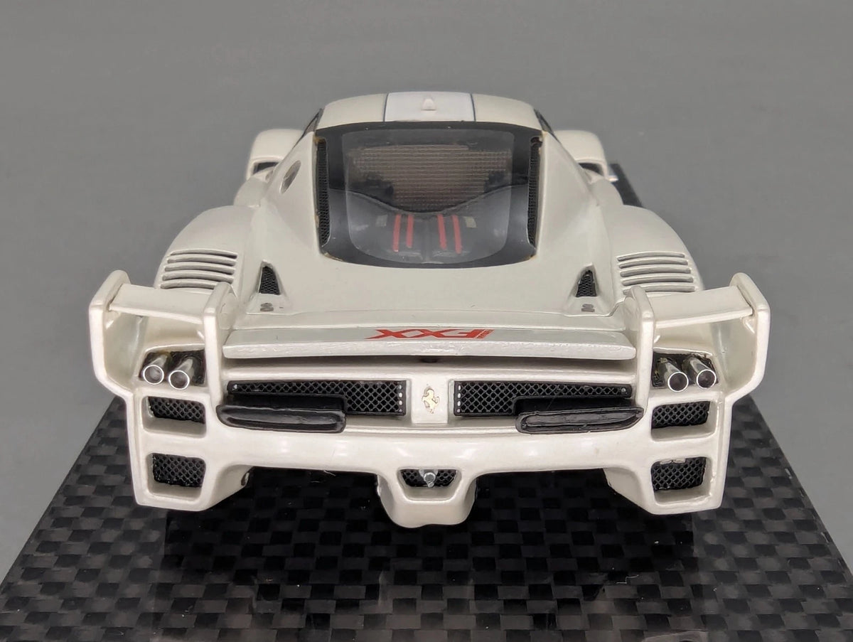 Modellautos 1:43 MR Ferrari FXX mit Open Engine Funktion mit OVP