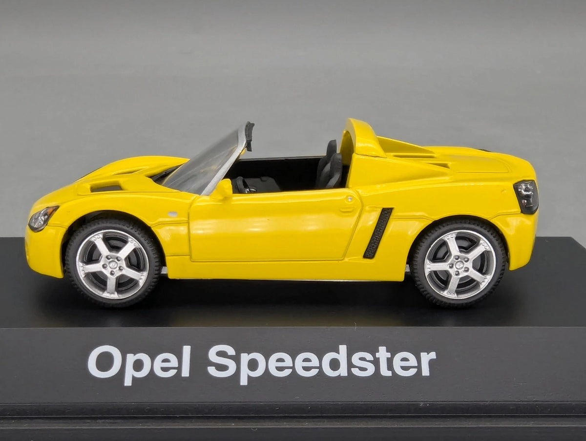 Modellautos 1:43 Schuco Opel Speedster Gelb mit Dealer OVP