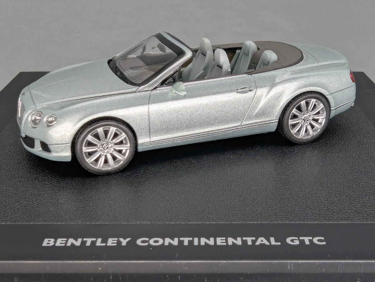 Modellautos 1:43 Minichamps Bentley Continental GTC Breeze Silber Met. mit OVP