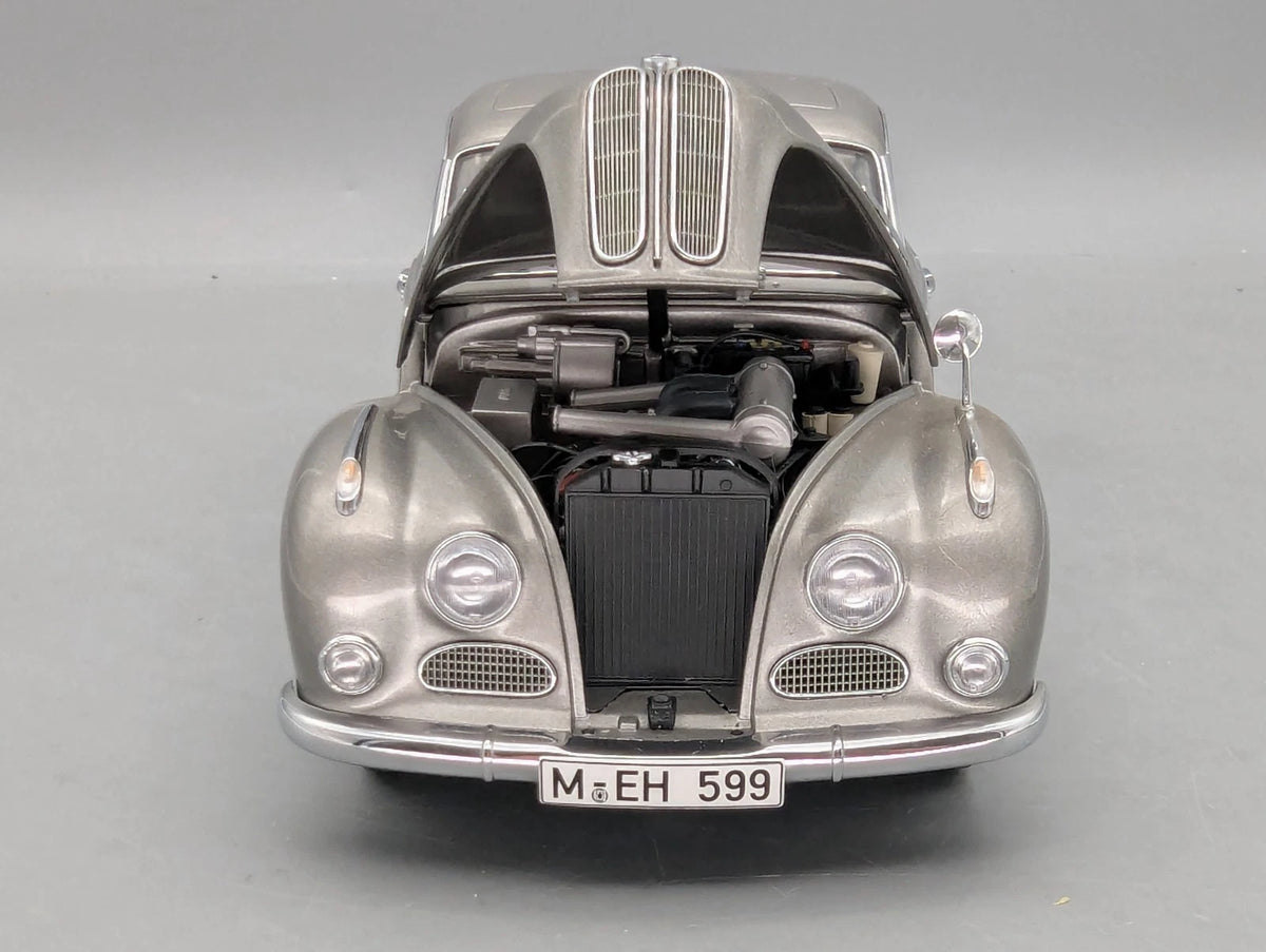 Modellautos 1:18 AUTOart Millenium 70591 BMW 502 2.6 Luxus Silver Beige mit OVP