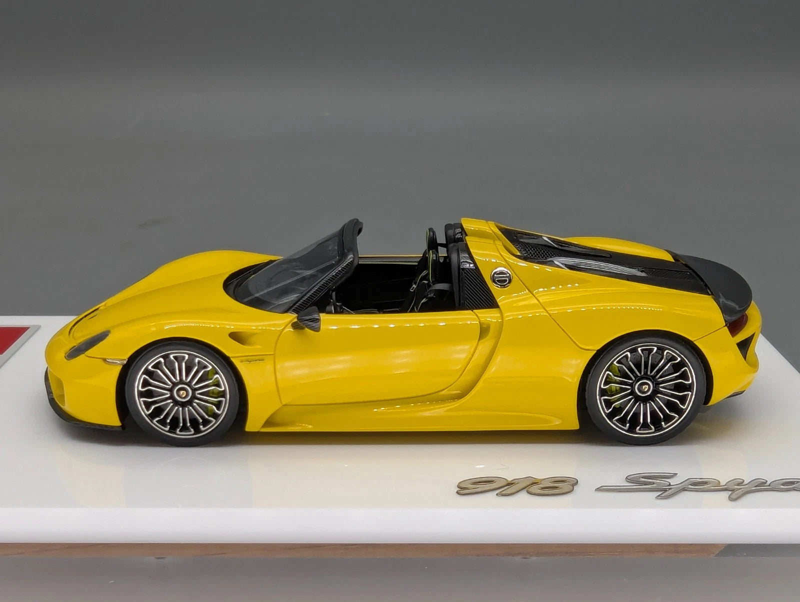 Eidolon Make Up 1:43 Porsche 918 Spyder 2011 Racing Yellow Ltd 11/80 mit OVP