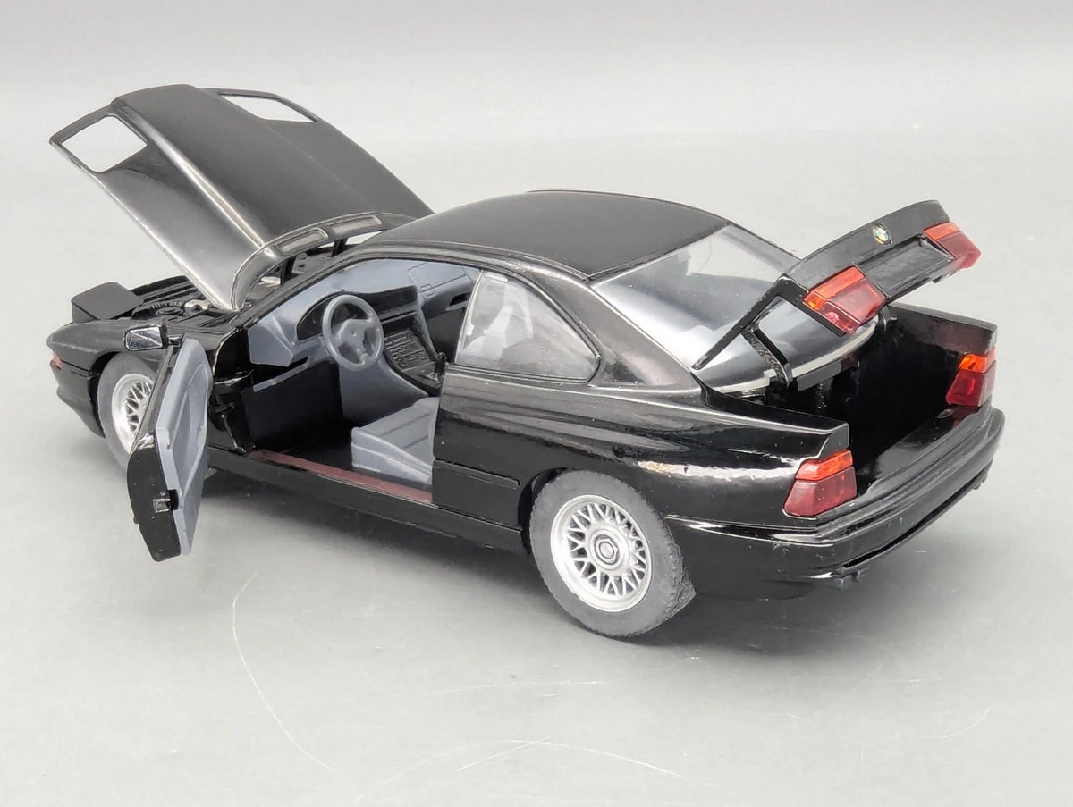 Modellautos 1:24 Schabak BMW 850i Schwarz mit OVP