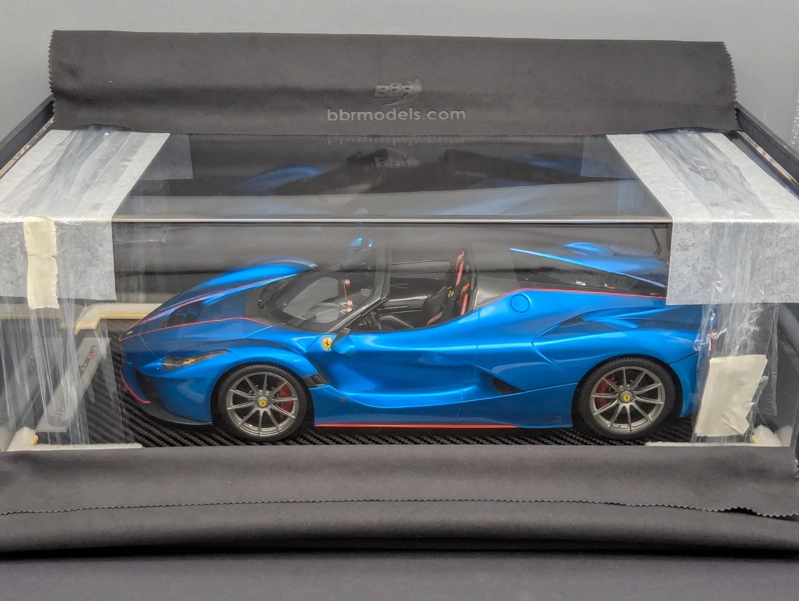 Modellautos 1:12 BBR Ferrari LaFerrari Aperta Blau UNIKAT Ltd. 01/01 Vitrine OVP